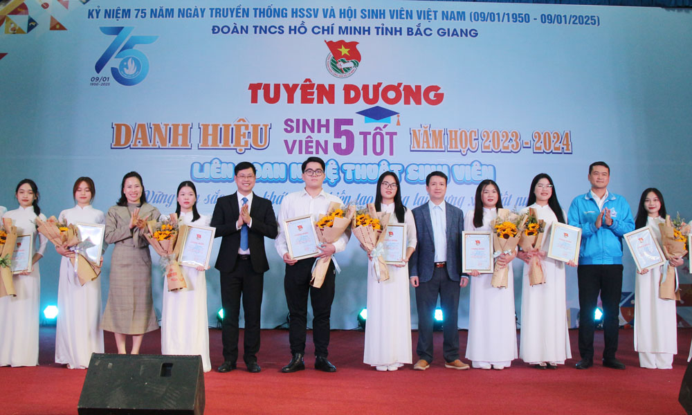  Bắc Giang: Kỷ niệm 75 năm Ngày truyền thống học sinh, sinh viên và Hội Sinh viên Việt Nam